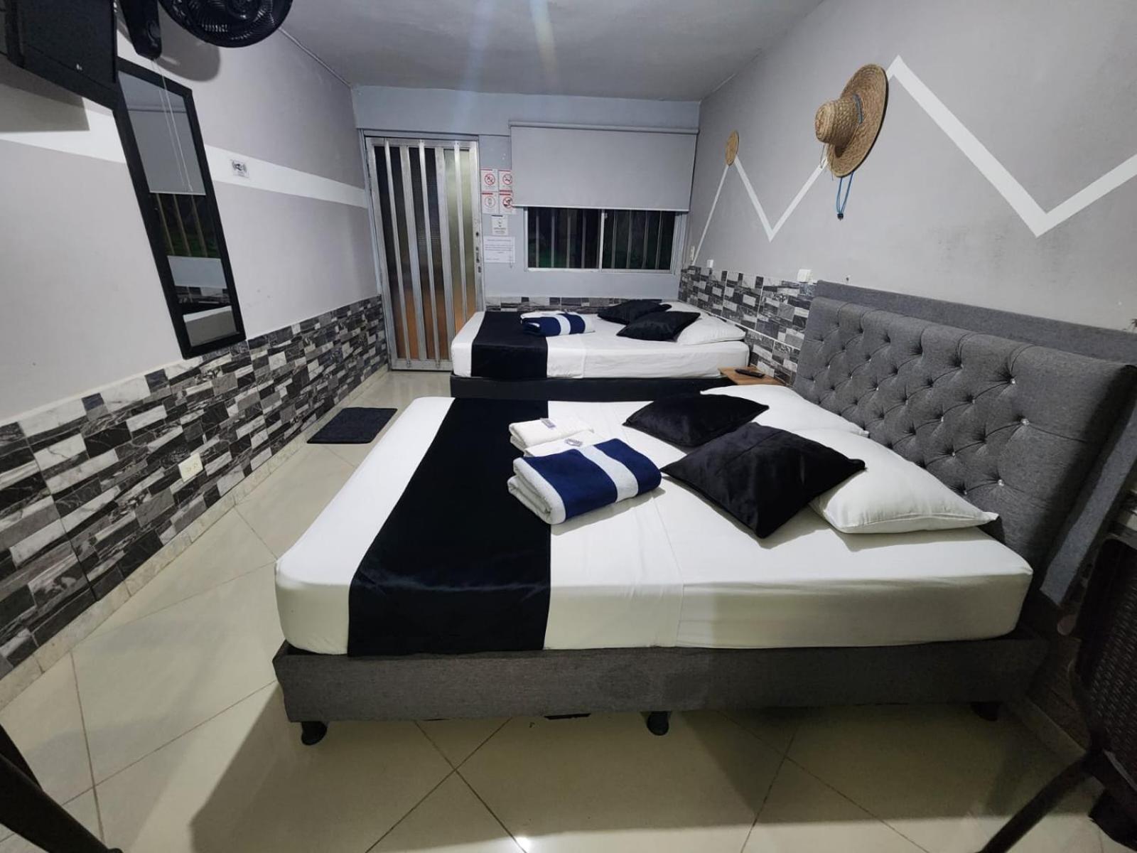 Hotel Medellin Calasanz Ngoại thất bức ảnh