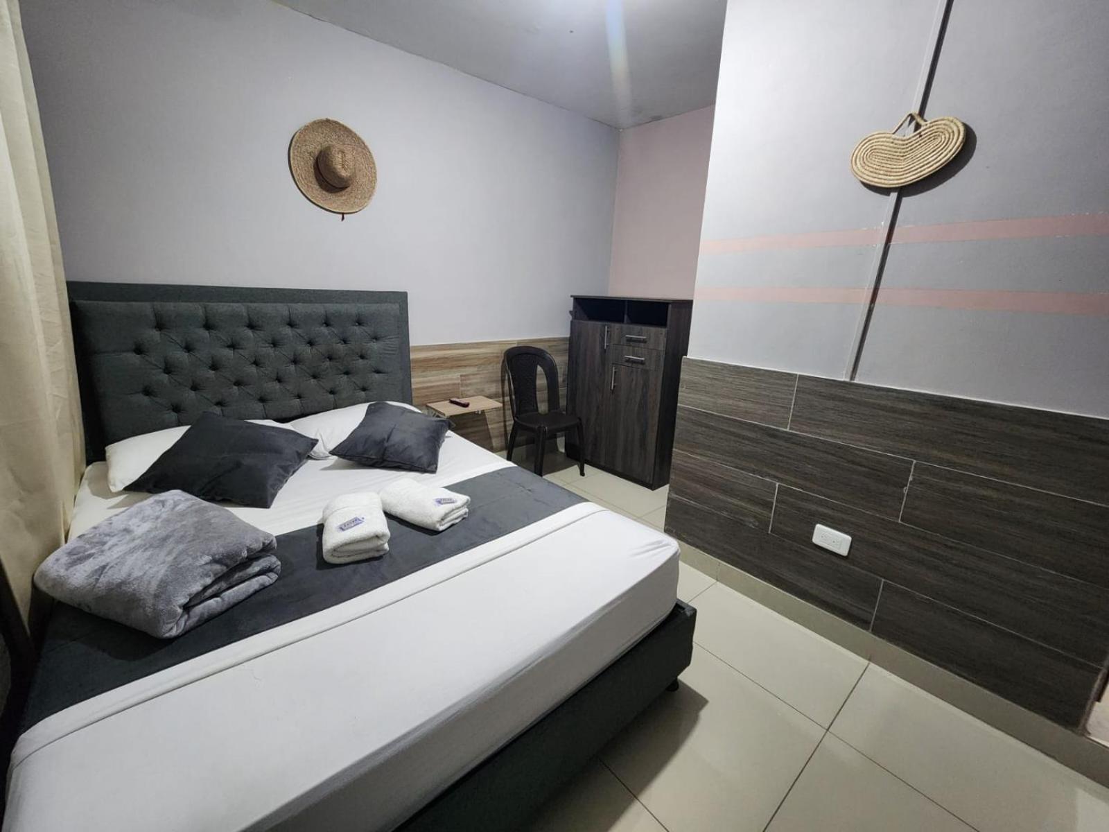Hotel Medellin Calasanz Ngoại thất bức ảnh